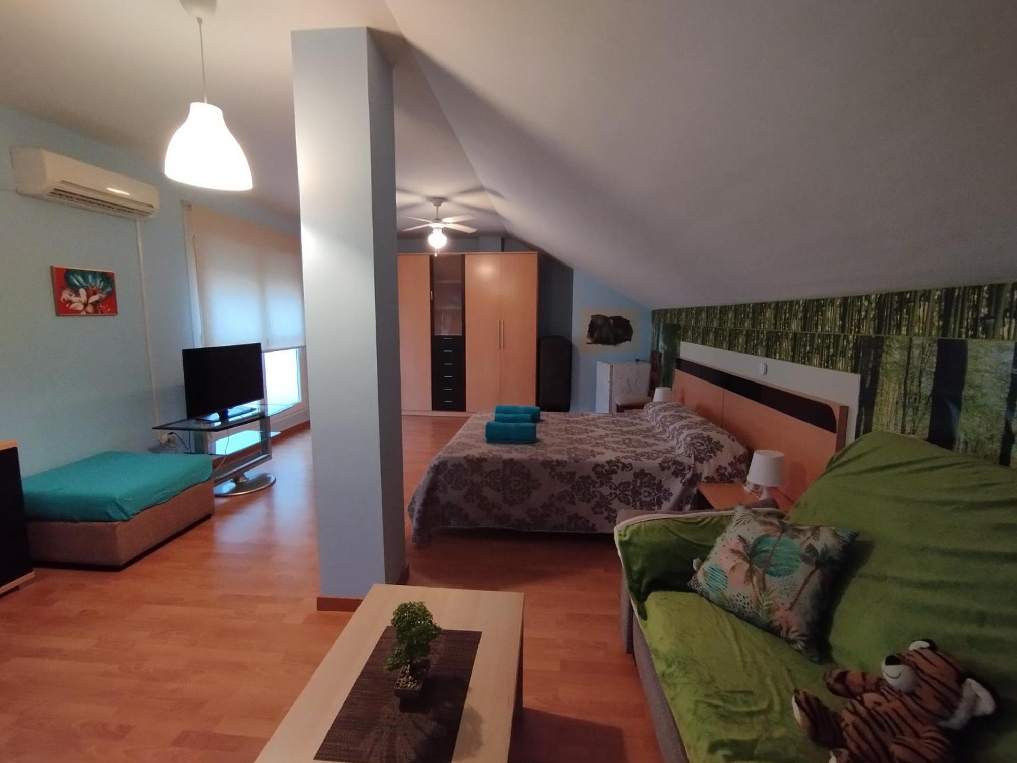 Apartamento Alhondiga Hervas Luaran gambar